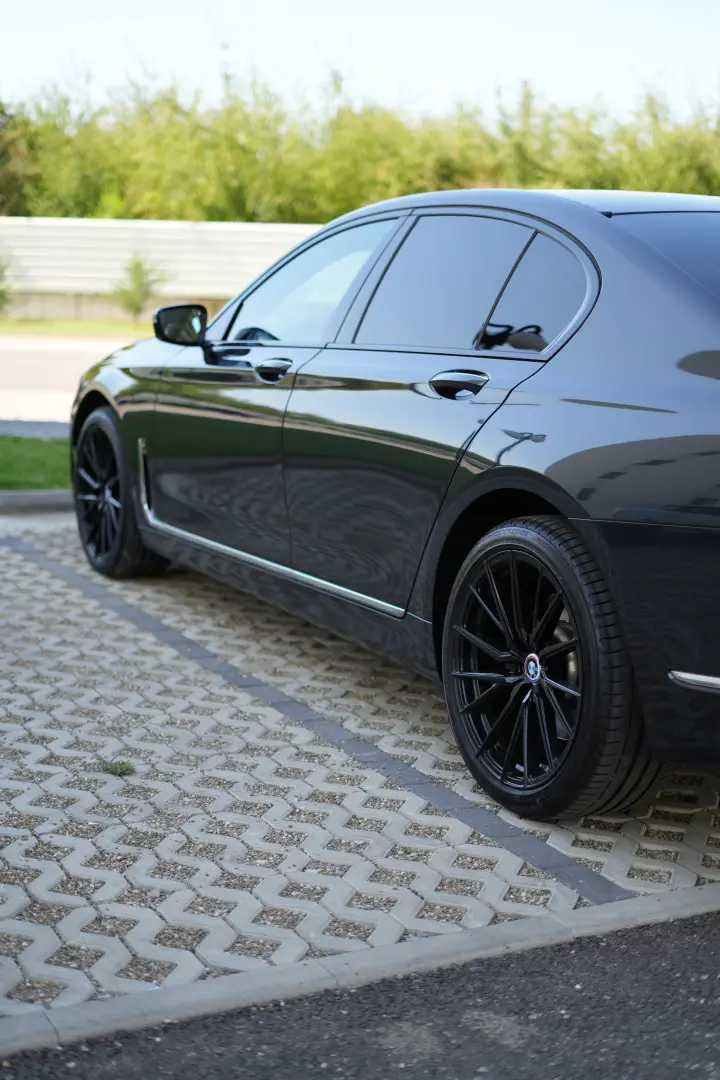 BMW 740