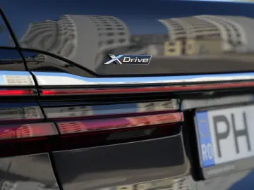 BMW 740