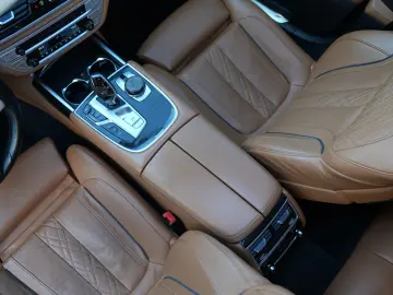 BMW 740