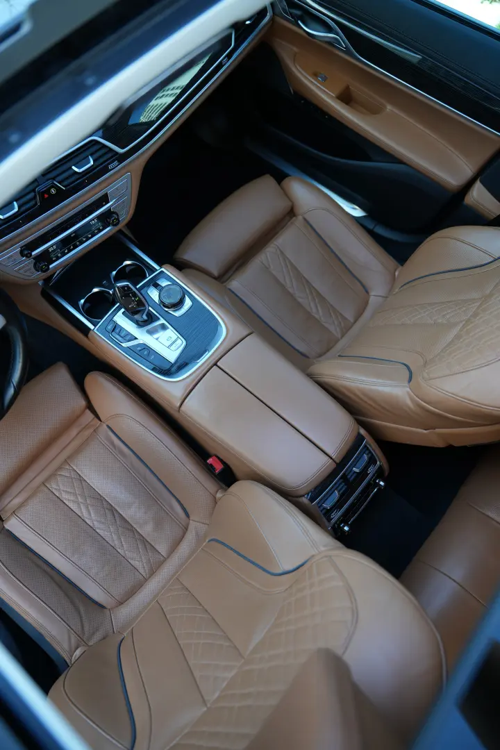 BMW 740