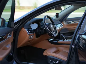 BMW 740