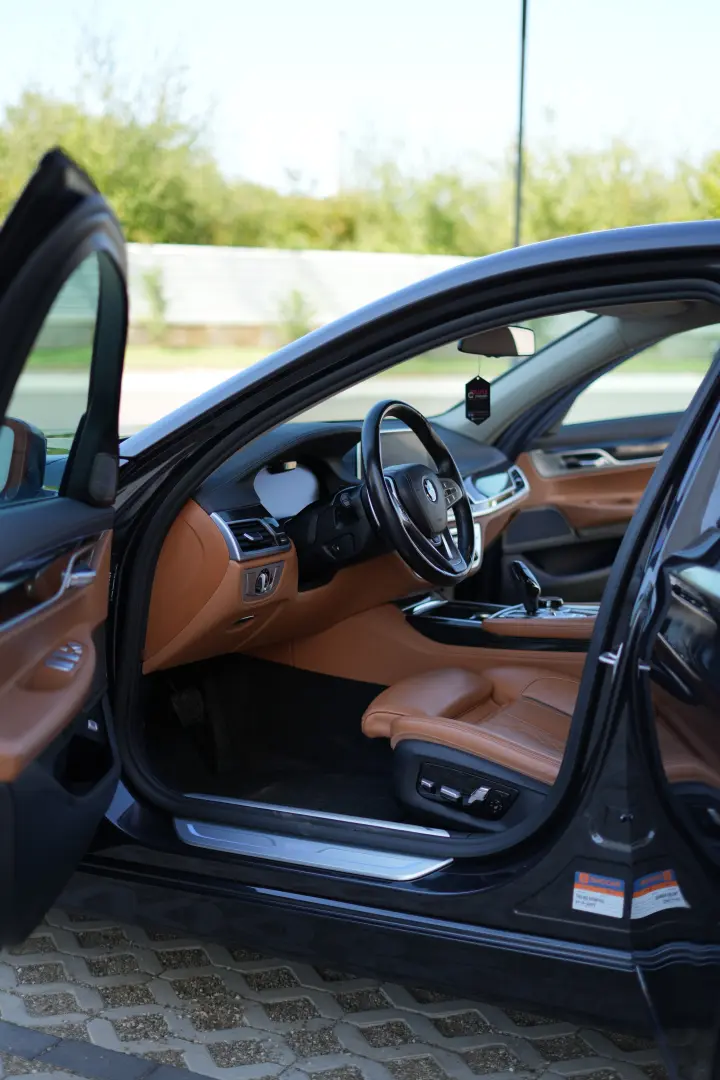 BMW 740