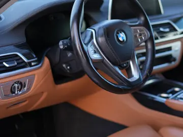 BMW 740