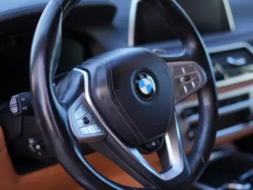 BMW 740