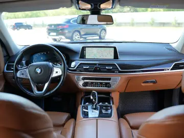 BMW 740