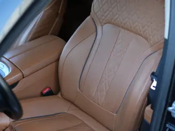 BMW 740