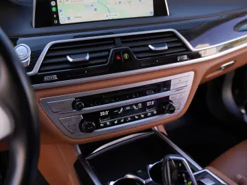 BMW 740