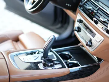 BMW 740