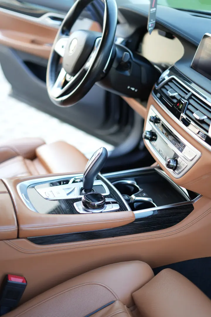 BMW 740