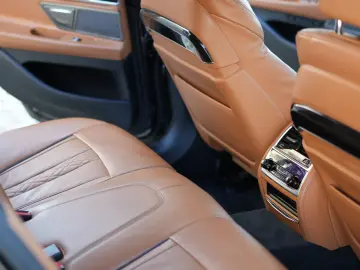 BMW 740