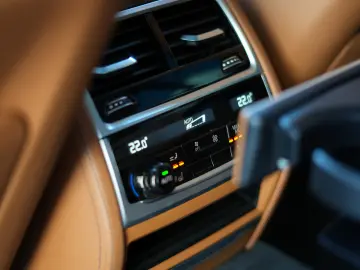 BMW 740