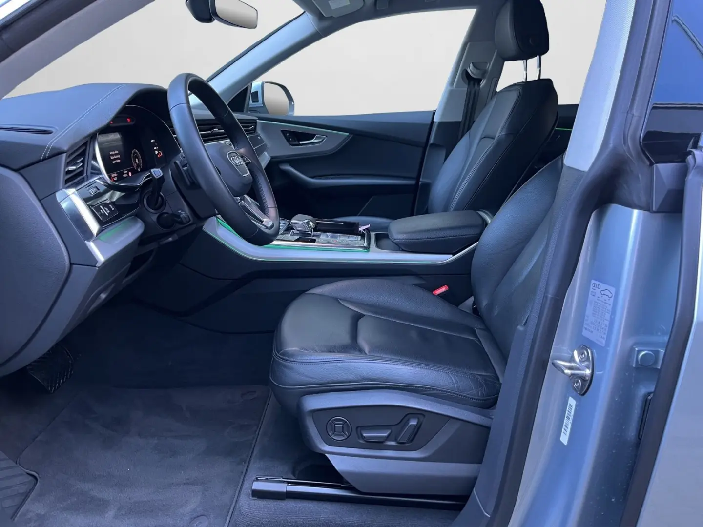 Q8 55 TFSI quattro 250(340) kW(PS) tiptronic
