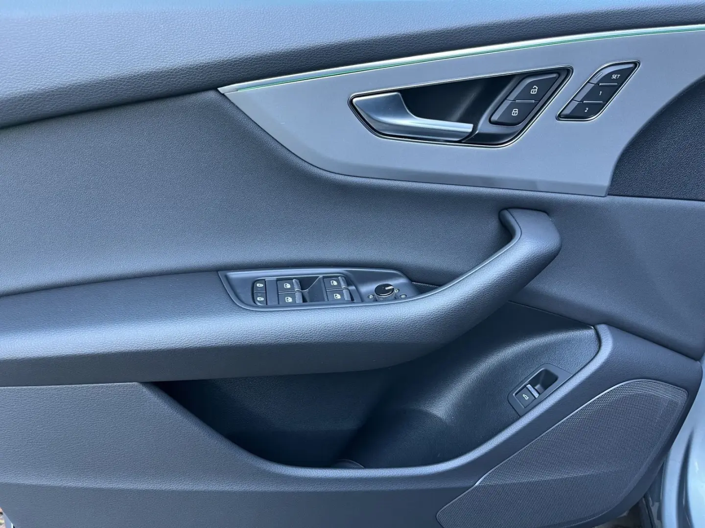 Q8 55 TFSI quattro 250(340) kW(PS) tiptronic