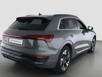 Q8 S line 50 e-tron