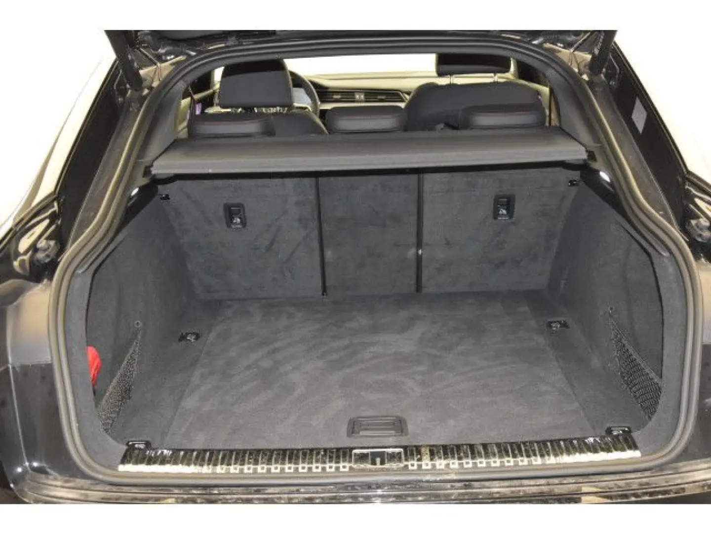 Q8 Sportback 55 e-tron quattro S line