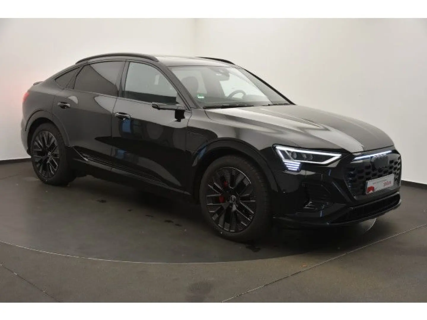 Q8 Sportback 55 e-tron quattro S line