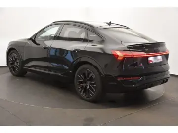 Q8 Sportback 55 e-tron quattro S line