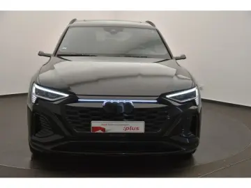 Q8 Sportback 55 e-tron quattro S line