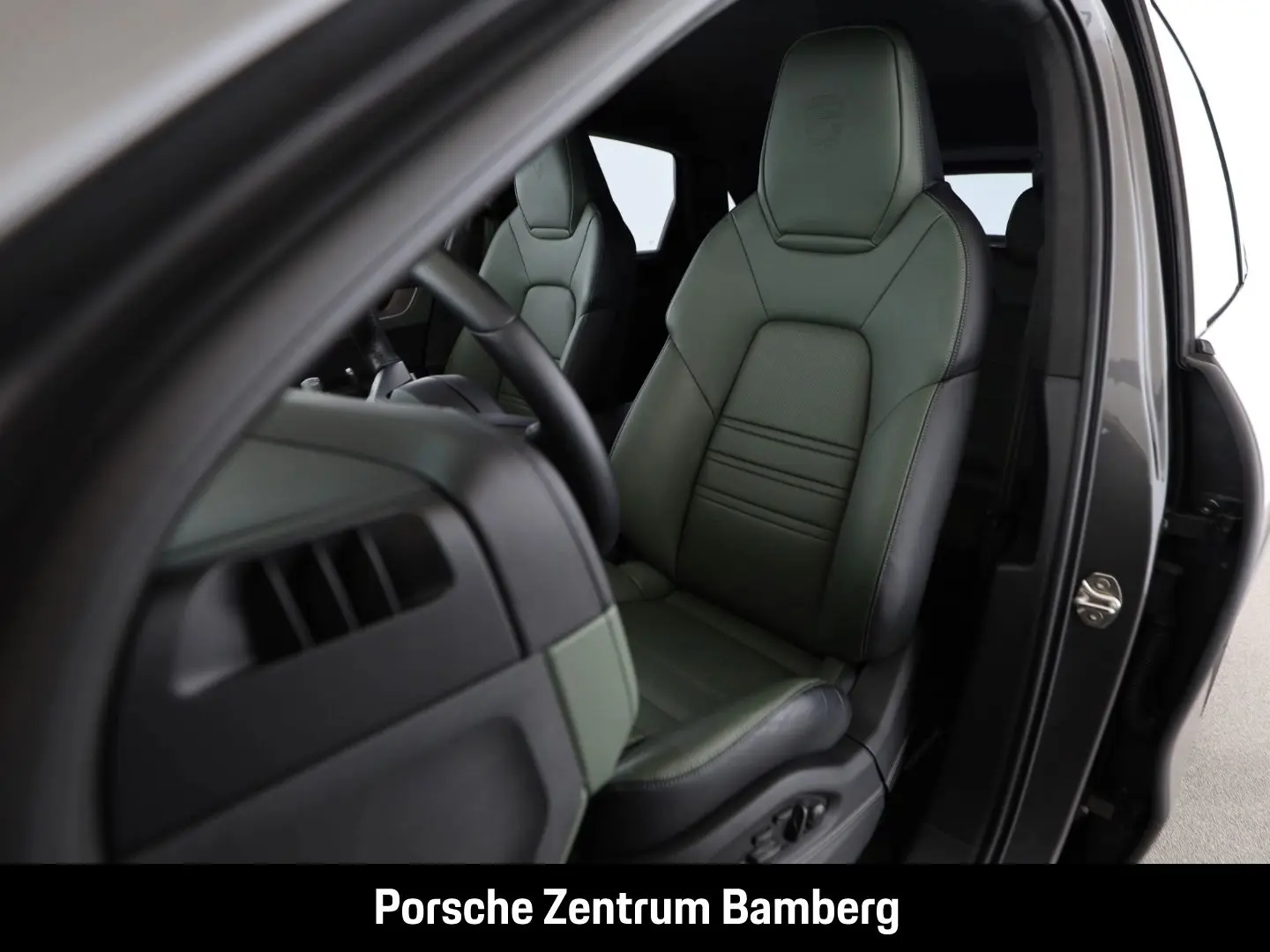 Cayenne E-Hybrid/ Inno-Drive/ Burmester/ Sport D