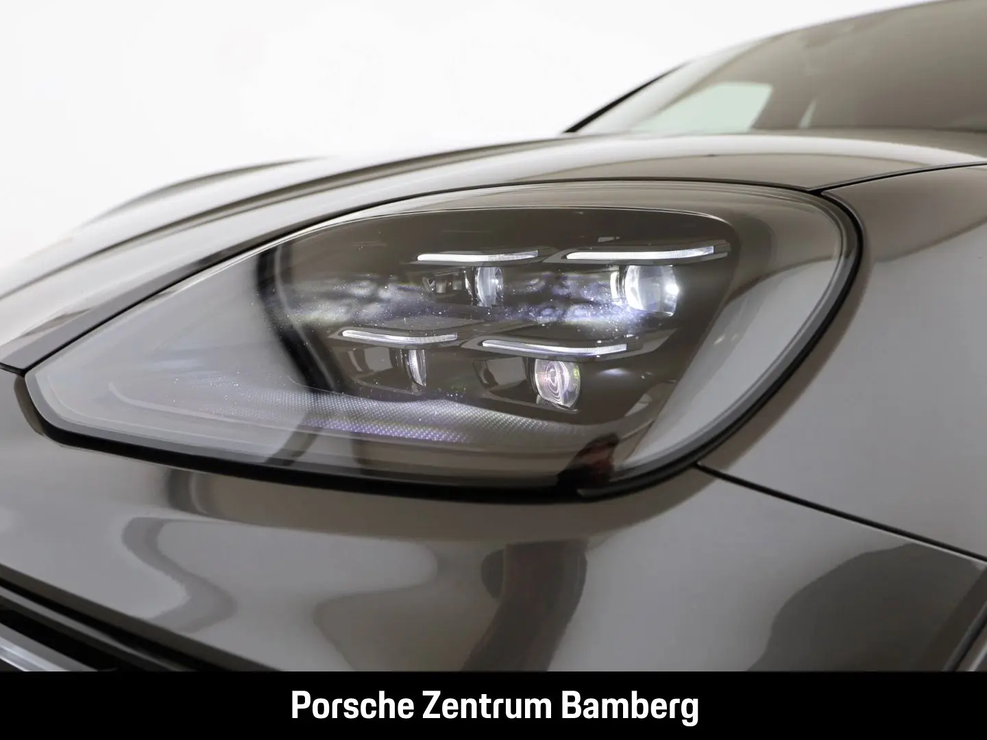 Cayenne E-Hybrid/ Inno-Drive/ Burmester/ Sport D