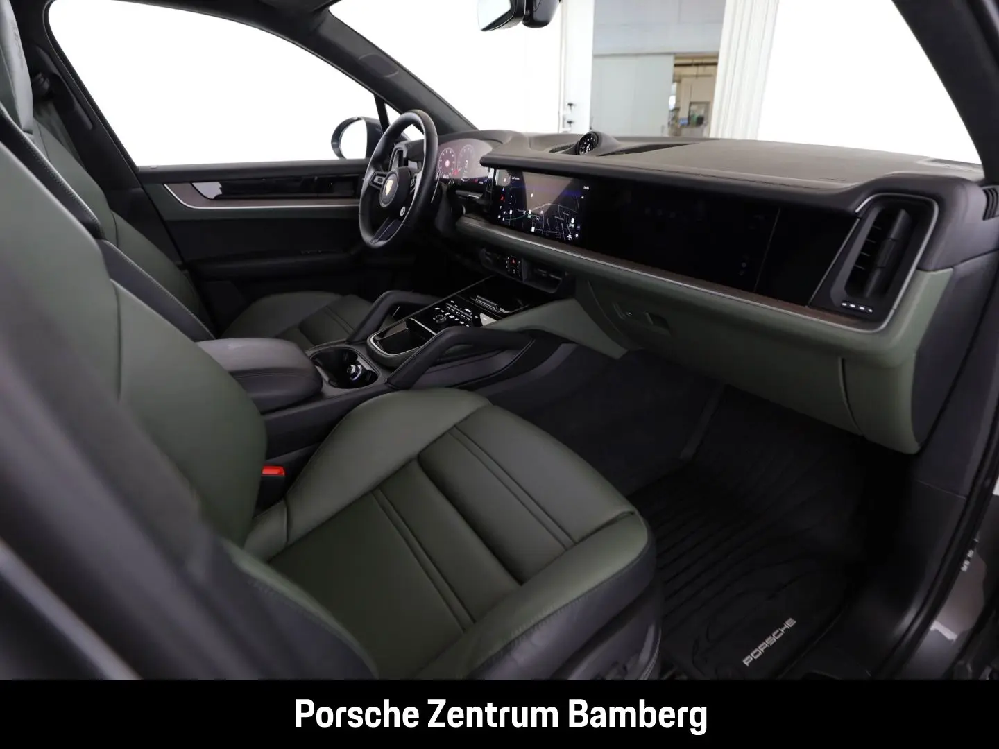 Cayenne E-Hybrid/ Inno-Drive/ Burmester/ Sport D