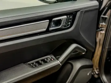 Cayenne Platinum Edition, Approved bis 11.2027 !