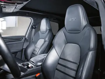 Cayenne GTS Panoramadach Luftfederung BOSE