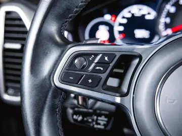Cayenne GTS Panoramadach Luftfederung BOSE