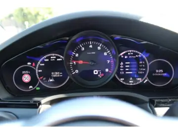 Cayenne Chrono Leder AHK Sport-AGA Navi Kamera S