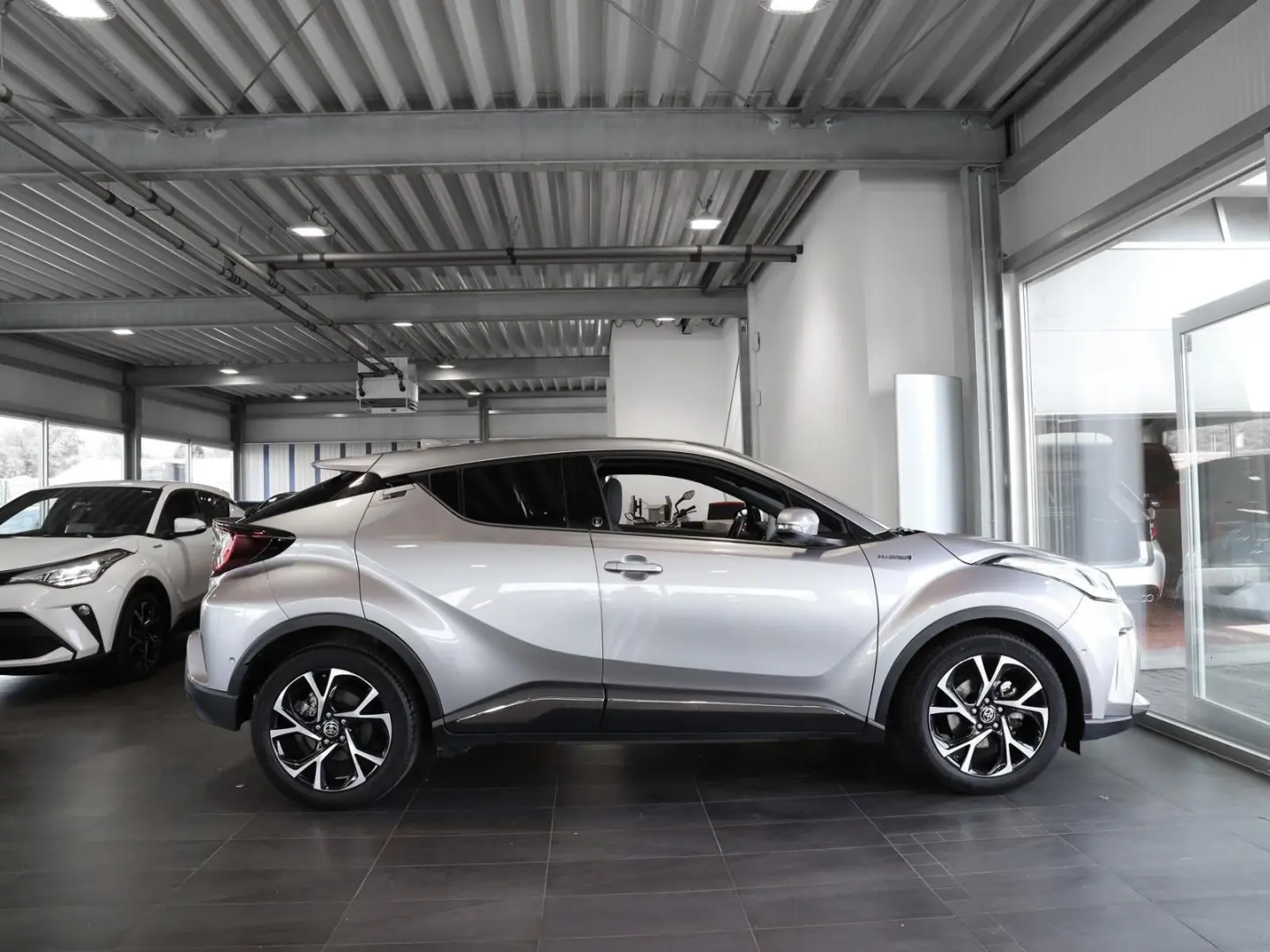 C-HR 1.8 HYBRID TEAM D SHZ/PDC/LED/KAMERA