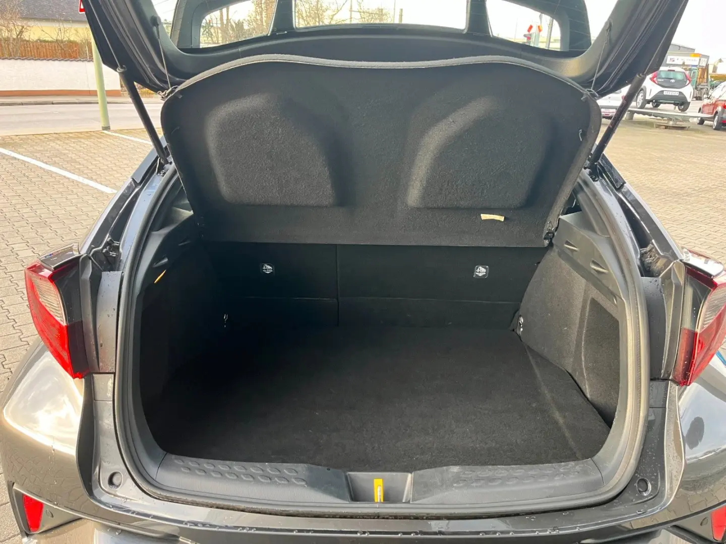 C-HR 1.8l VVT-i Hybrid *Kamera,SHZ,PDC v+h,ACC