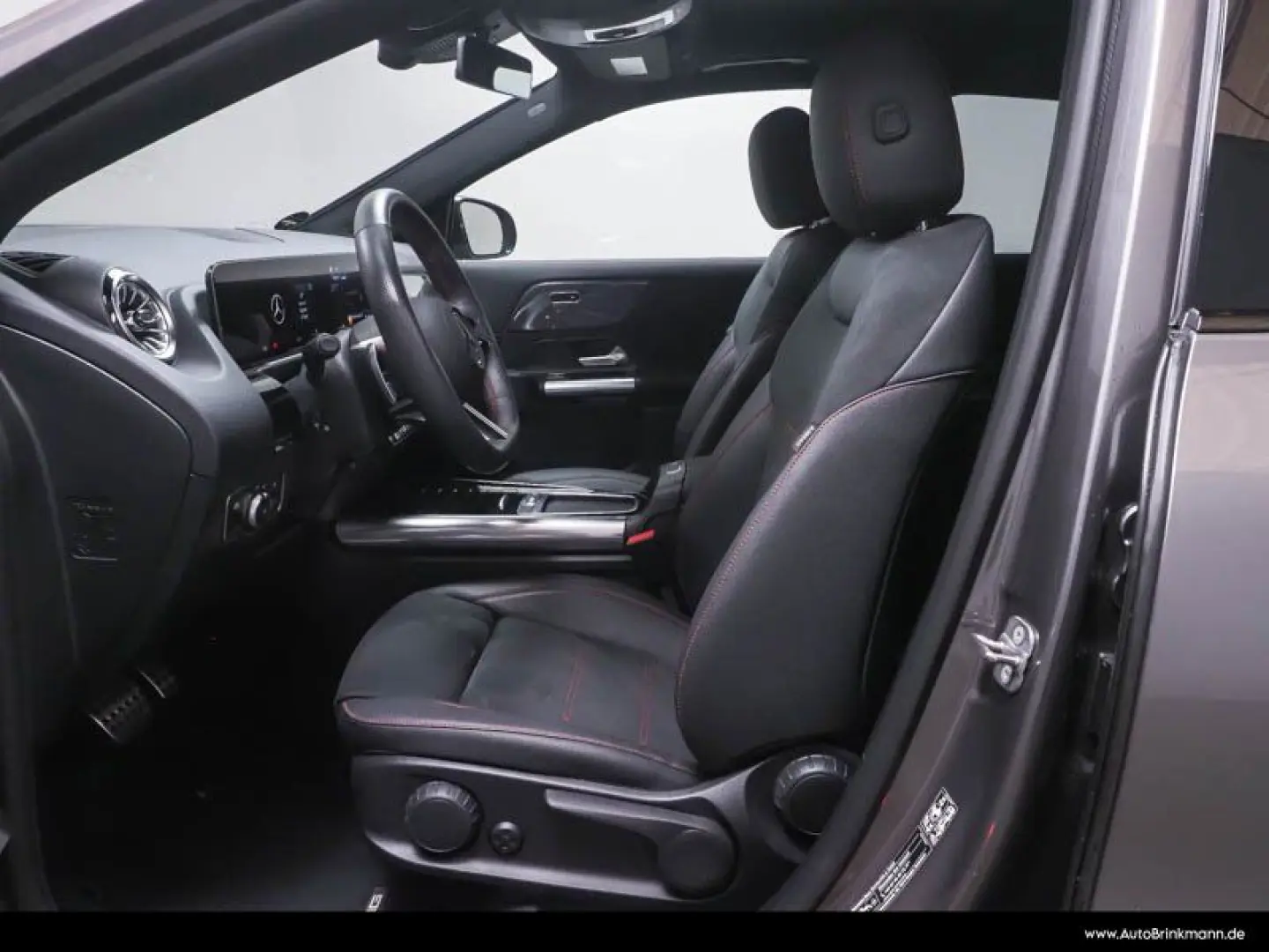 GLA 200 d AMG-LINE/AHK/PANO/360°/NIGHT/MULTIBEAM