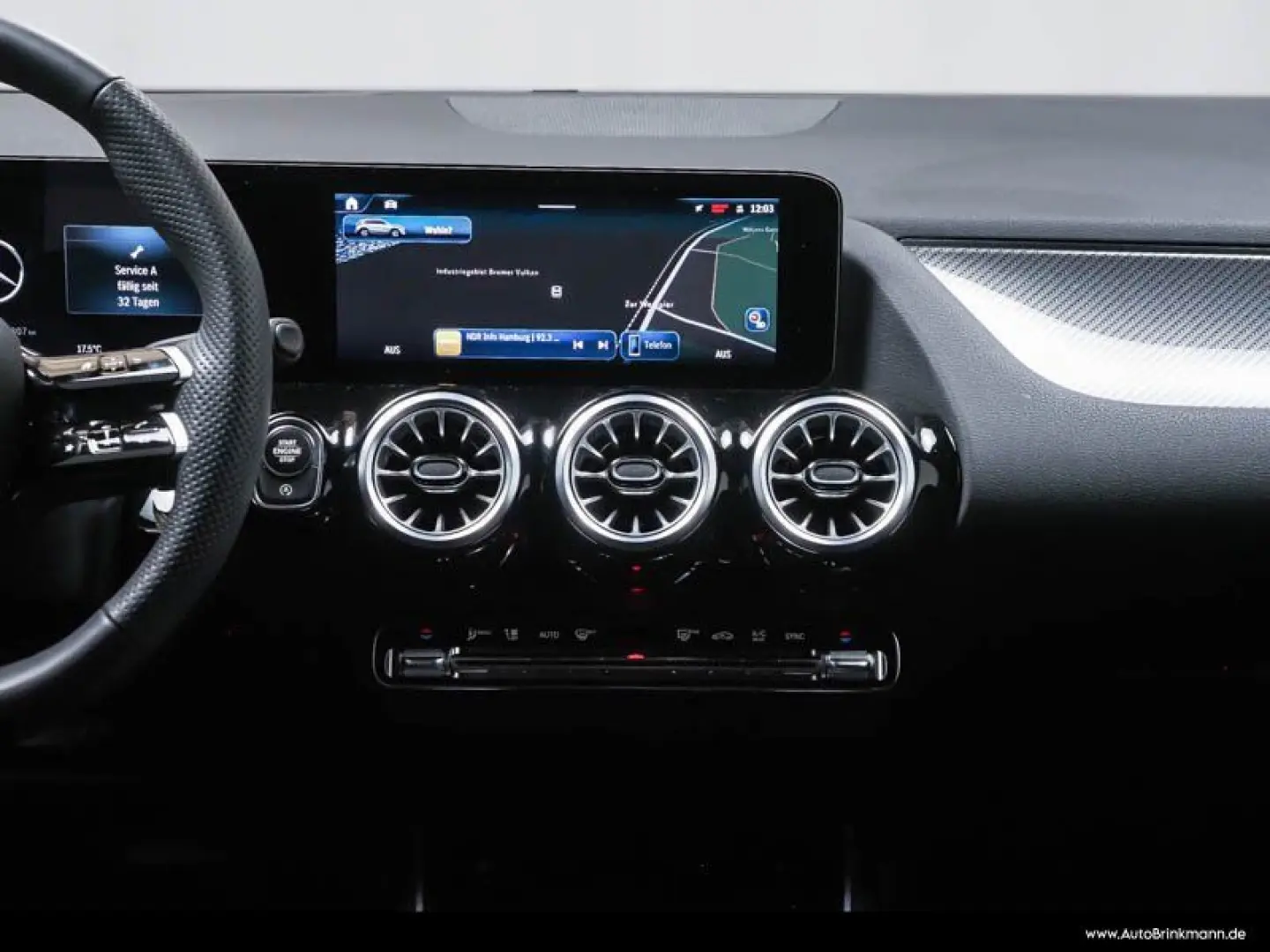 GLA 200 d AMG-LINE/AHK/PANO/360°/NIGHT/MULTIBEAM