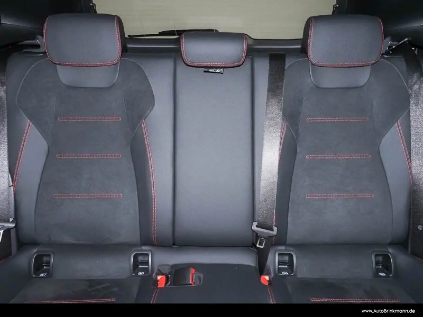 GLA 200 d AMG-LINE/AHK/PANO/360°/NIGHT/MULTIBEAM