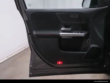 GLA 200 d AMG-LINE/AHK/PANO/360°/NIGHT/MULTIBEAM