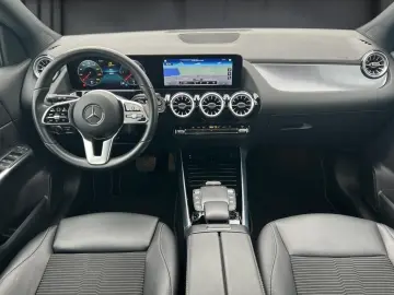 GLA 200 d MBUX, Kamera, AHK, Navi, Ambi, CarPlay