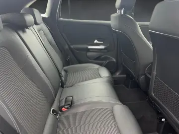 GLA 200 d MBUX, Kamera, AHK, Navi, Ambi, CarPlay