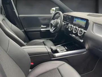 GLA 200 d MBUX, Kamera, AHK, Navi, Ambi, CarPlay
