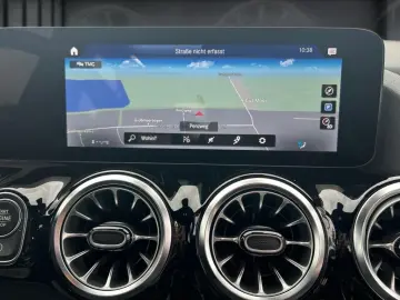 GLA 200 d MBUX, Kamera, AHK, Navi, Ambi, CarPlay