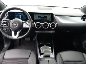 GLA 220 d PDC*LED*SpurH*el.Heck*SHZ*AUT*LM*Kam.