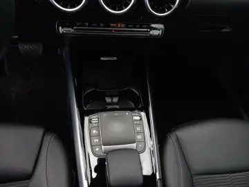 GLA 220 d PDC*LED*SpurH*el.Heck*SHZ*AUT*LM*Kam.