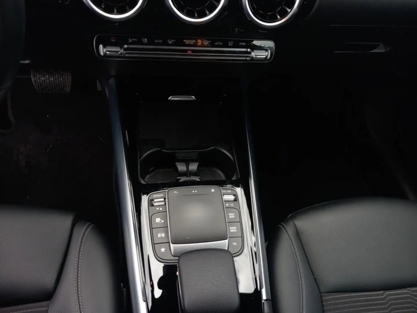 GLA 220 d PDC*LED*SpurH*el.Heck*SHZ*AUT*LM*Kam.