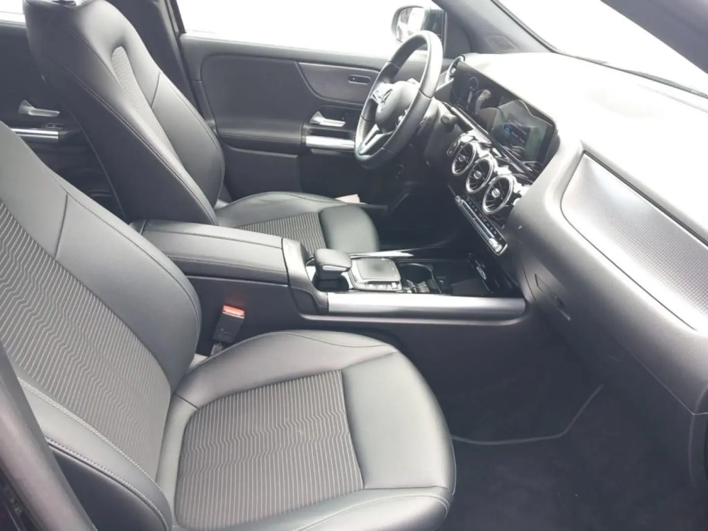 GLA 220 d PDC*LED*SpurH*el.Heck*SHZ*AUT*LM*Kam.