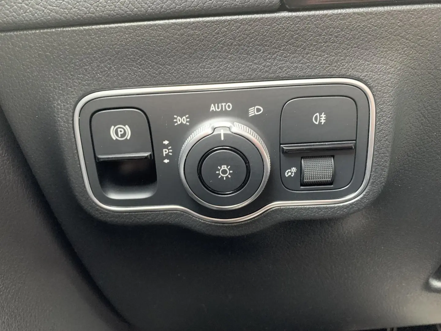 GLA 220d AMG-Line Navi+LED+Kamera+DAB