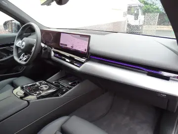 520d M Sport - ICONIC GLOW, H&K- Sound