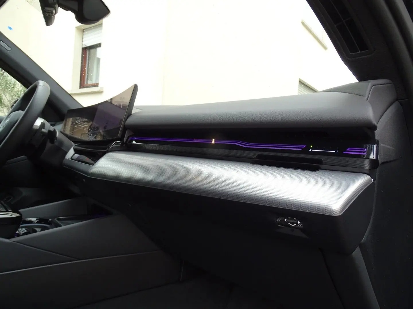 520d M Sport - ICONIC GLOW, H&K- Sound