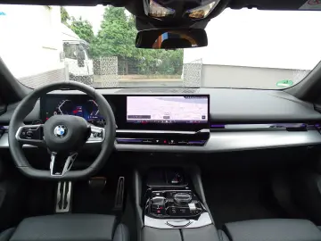 520d M Sport - ICONIC GLOW, H&K- Sound