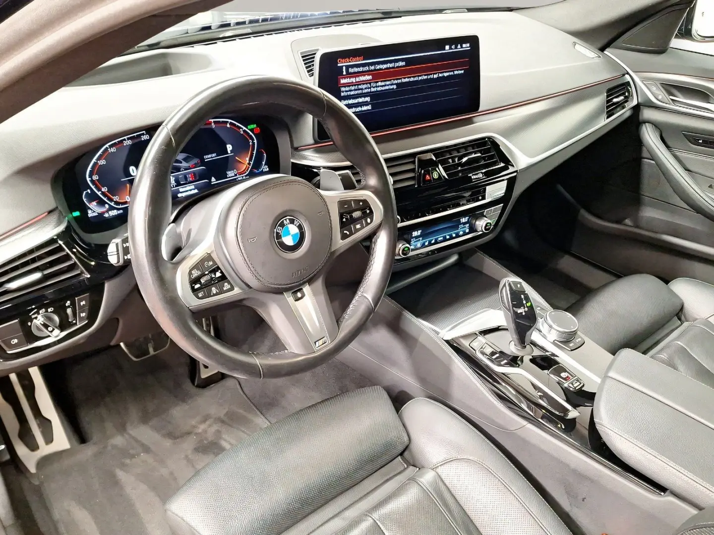 540d xDrive Limousine M Sport Standheizung AHK