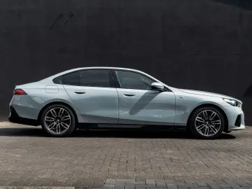 520 d M Sport G60 VOLL+Pano+AHK+Nightvision