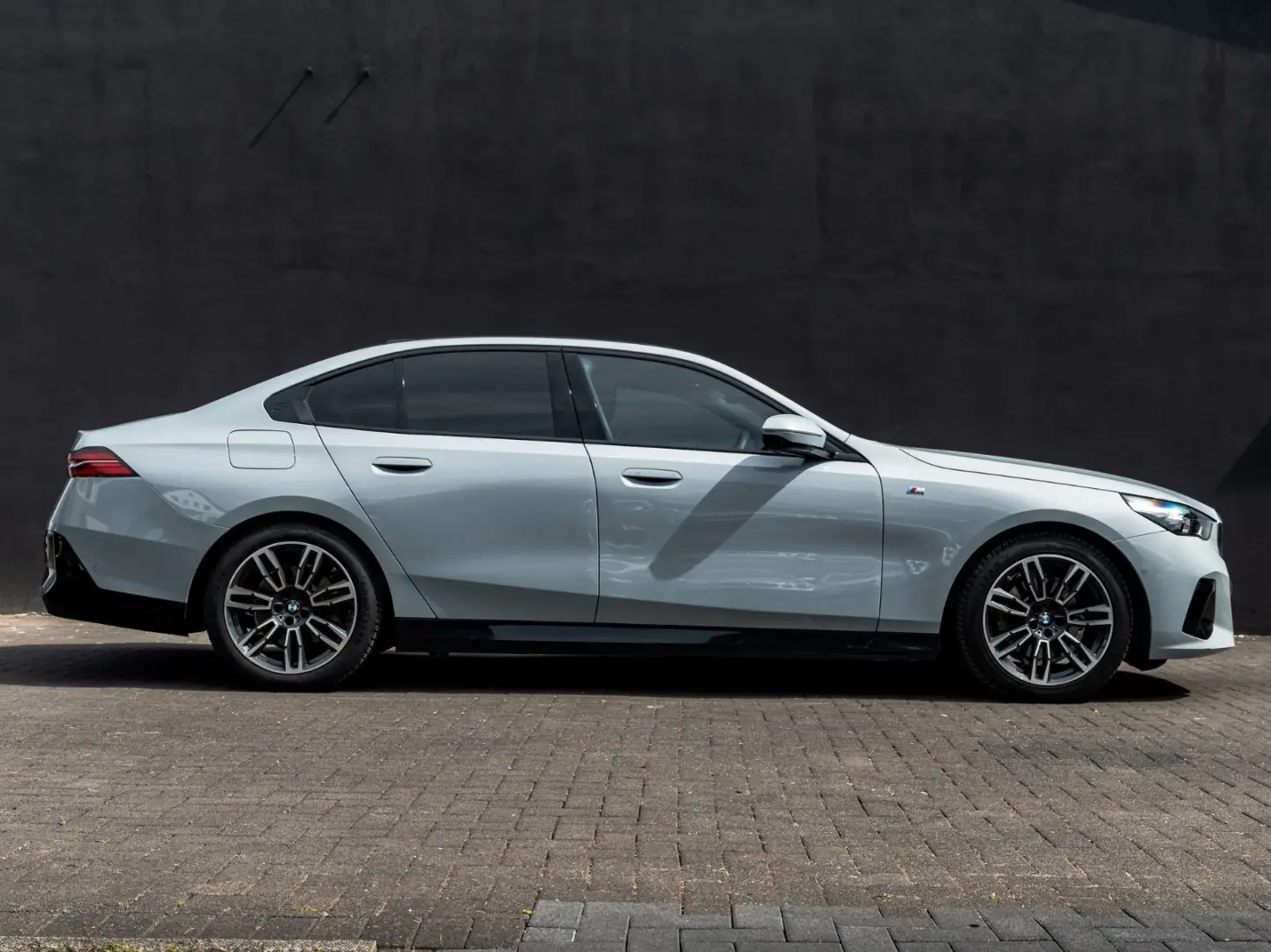 520 d M Sport G60 VOLL+Pano+AHK+Nightvision